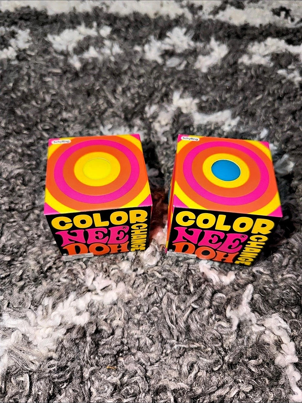 NWT NeeDoh Color Change Squishy Toy in Yellow and Blue Set